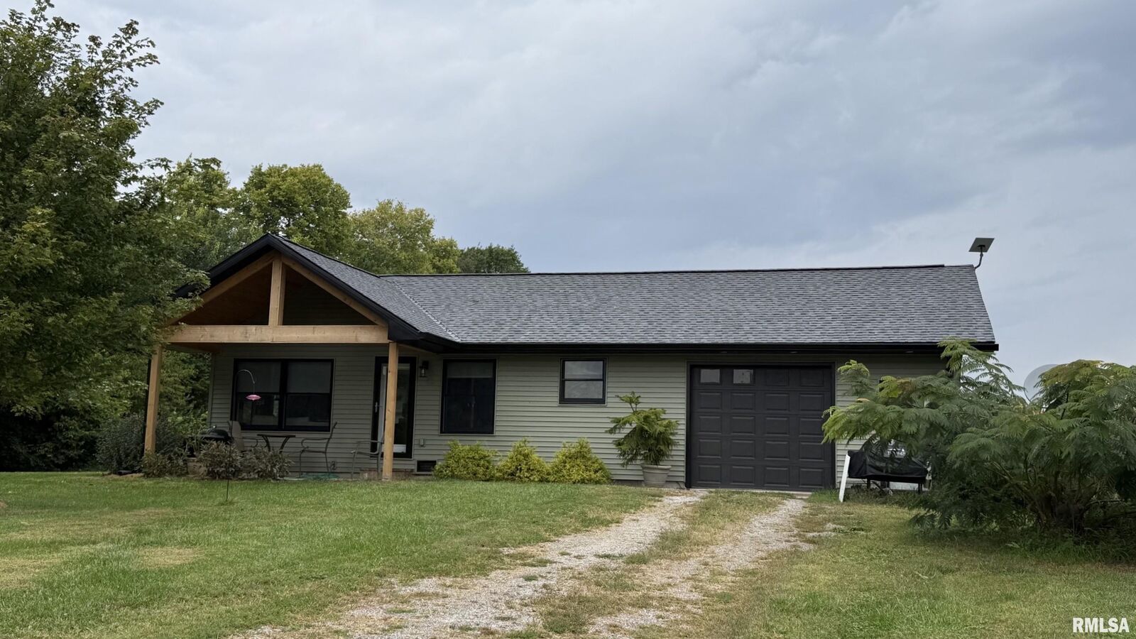 Property Photo: 20276 Gudgel Avenue IL 62675