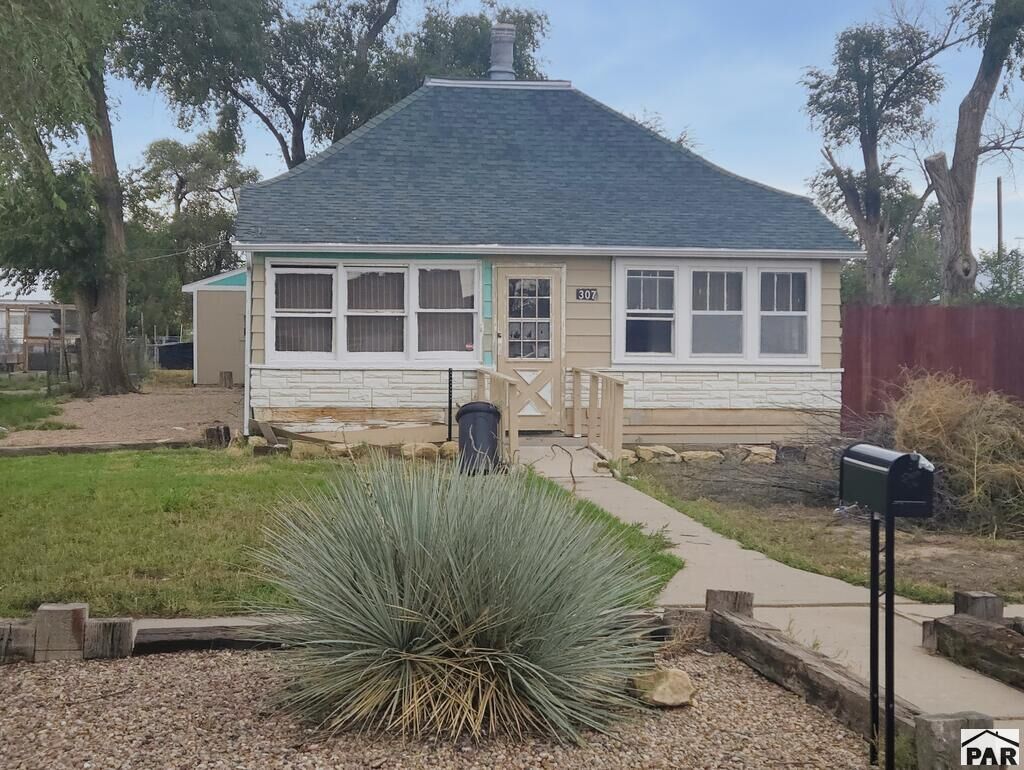 Property Photo:  307 Maple Ave  CO 81054 
