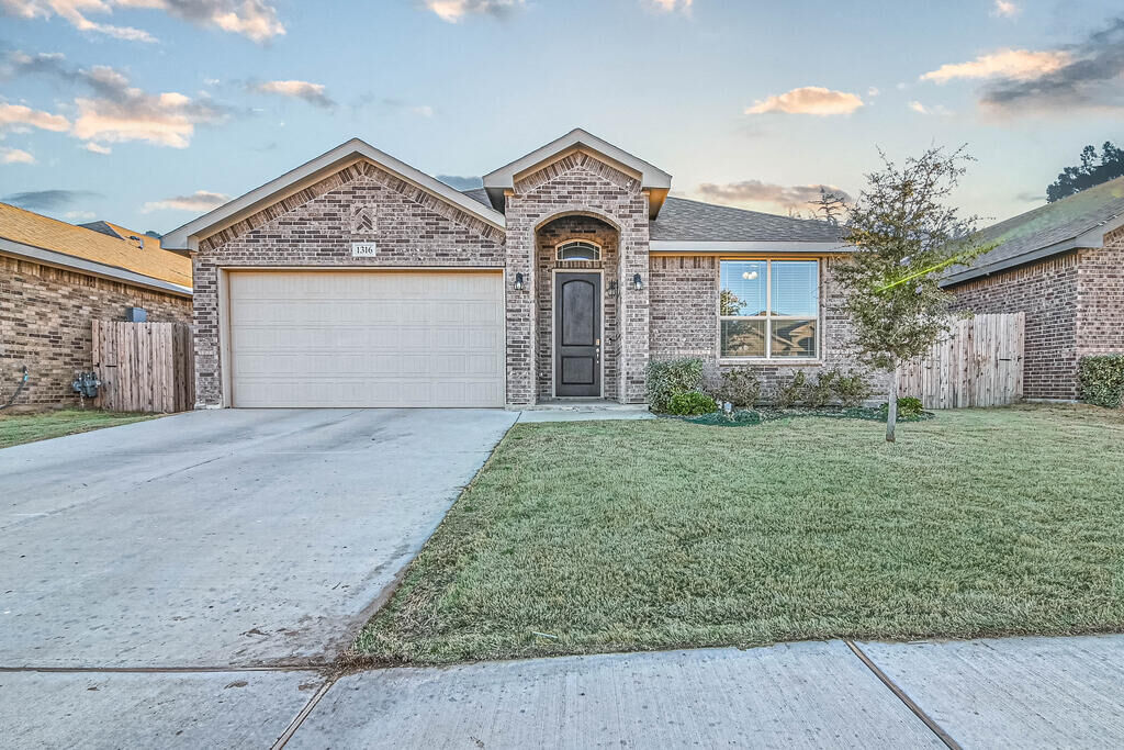 Property Photo: 1316 Madrone Ave TX 79705
