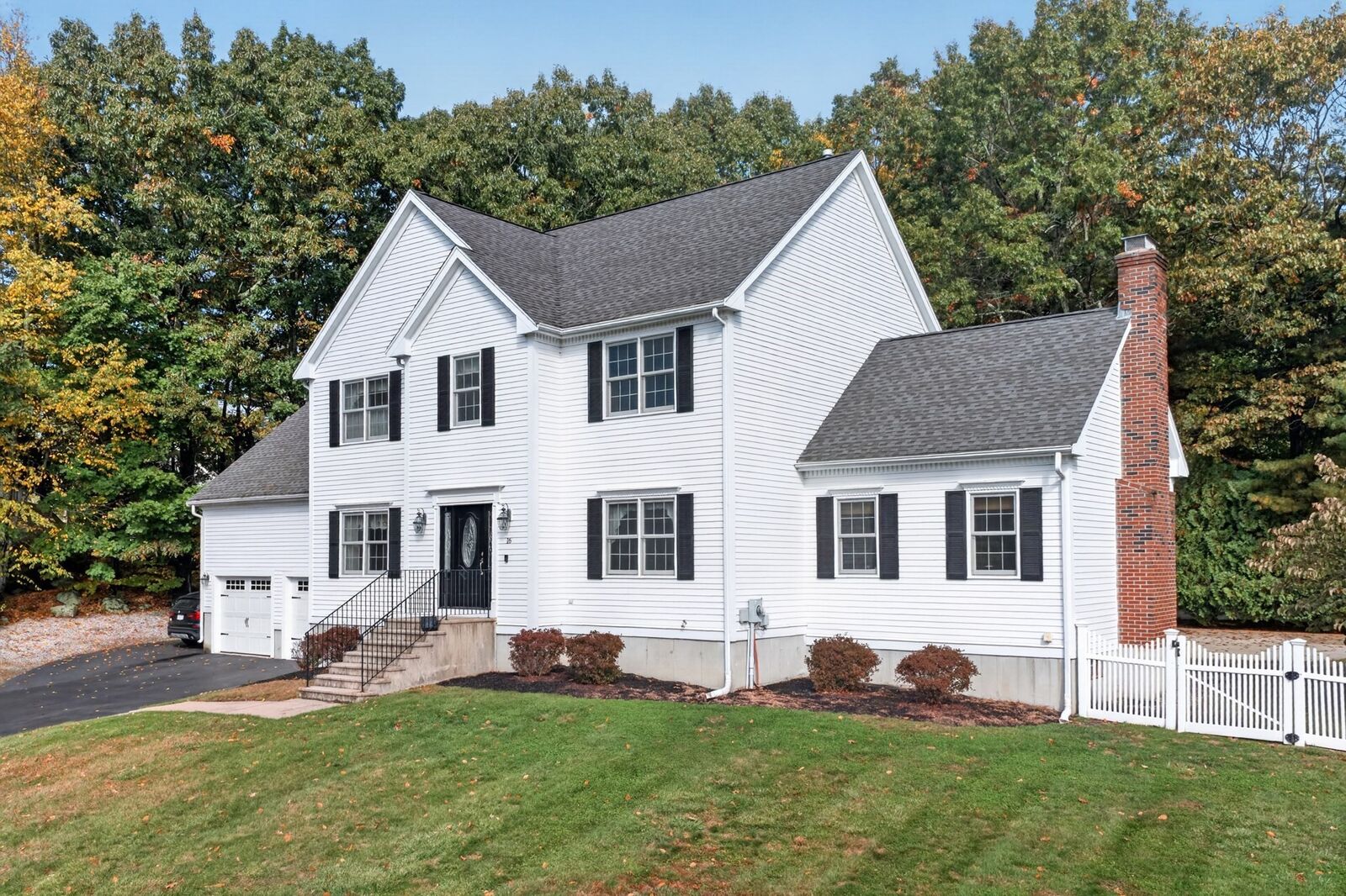 Property Photo:  16 Hillcrest Rd  MA 01588 