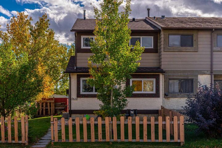 Property Photo:  5631 1 Avenue SE  AB T2A 5Z6 