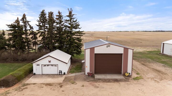 Photo de la propriété:  14545 Highway 26  AB T0B 4H0 