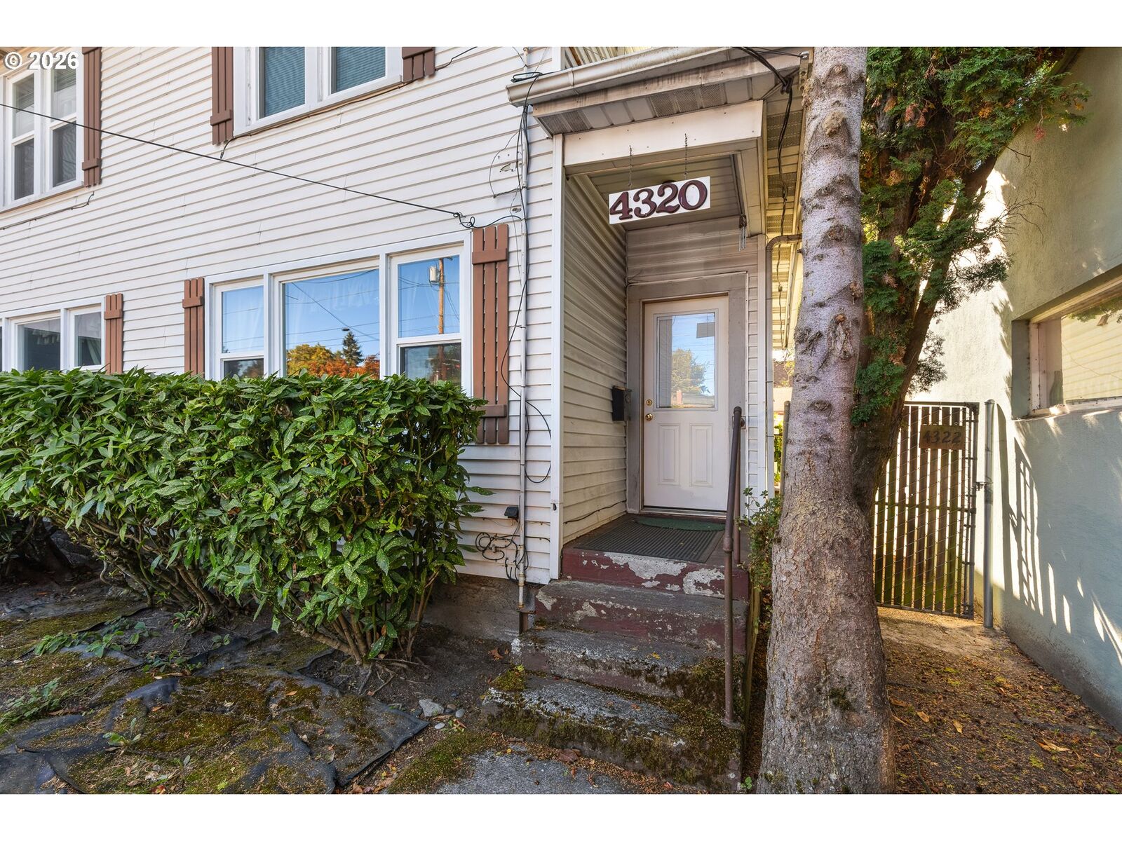 Property Photo: 4320 SE Hawthorne Blvd OR 97215