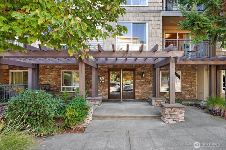 Property Photo: 3015 SW Avalon Way 204 WA 98126