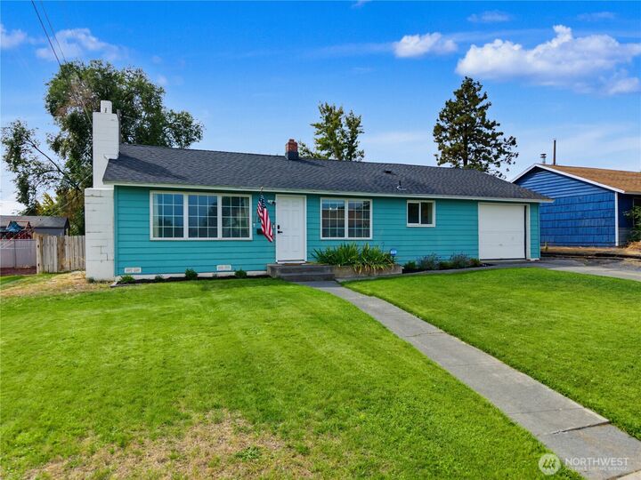 Property Photo: 513 W Meridian Avenue WA 98837
