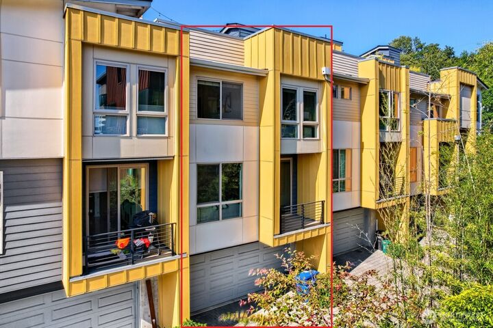 Property Photo:  5206  Delridge Way SW B  WA 98106 