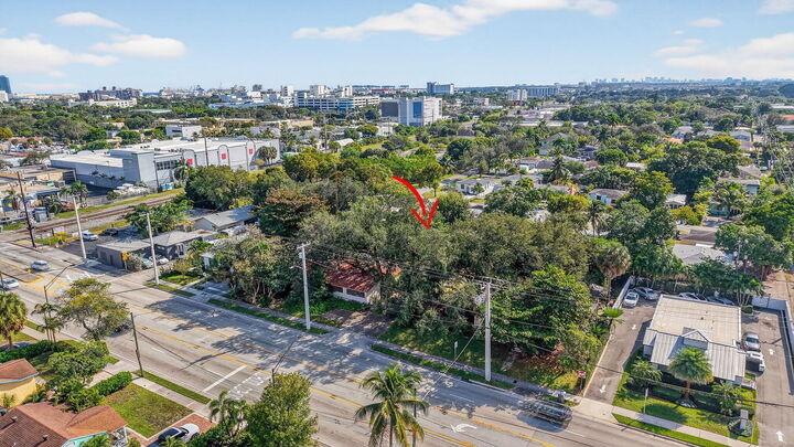 Property Photo: 304 SW 12th Street FL 33315