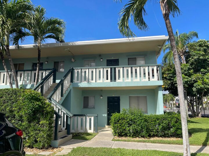 Property Photo:  306 E Ocean Avenue 114  FL 33435 
