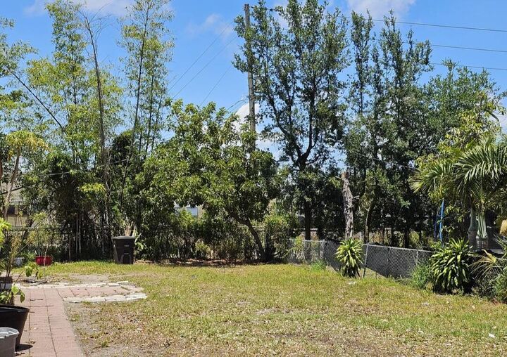 Property Photo: 2013 Dock Street FL 33401