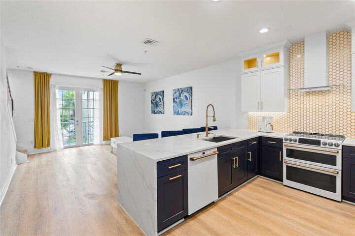 Property Photo: 2243 NE 9th Avenue FL 33305