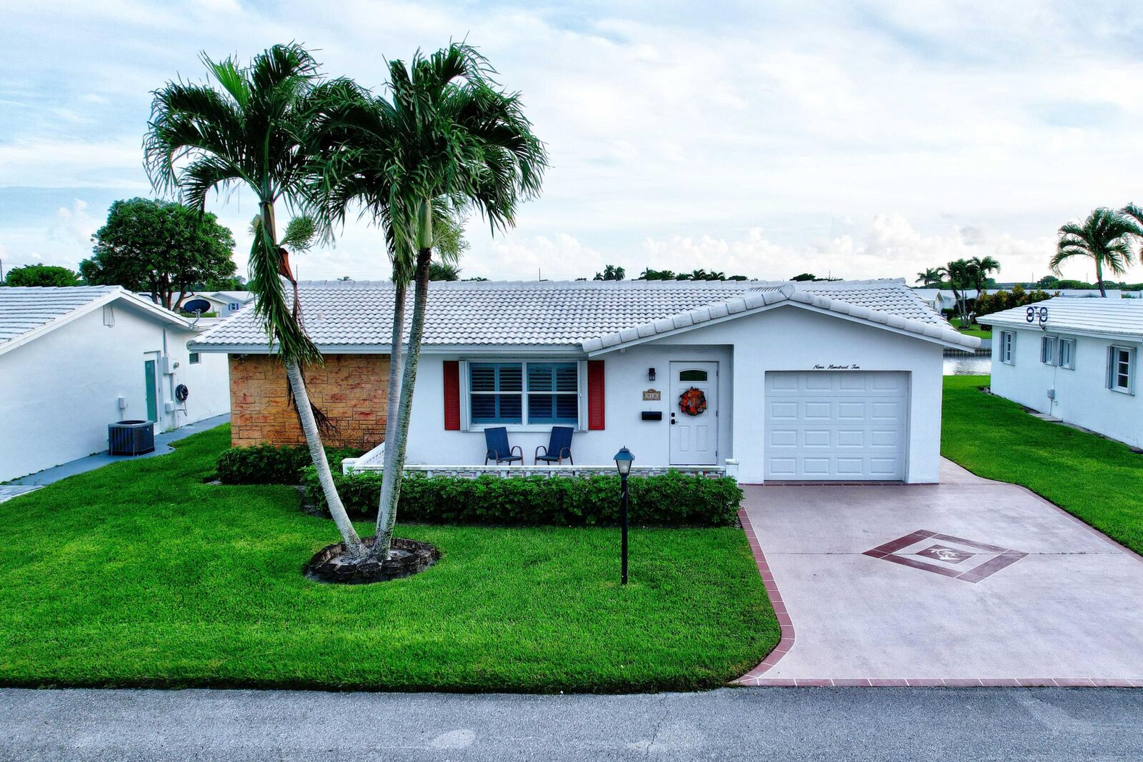 Property Photo:  910 SW 7th Avenue  FL 33426 