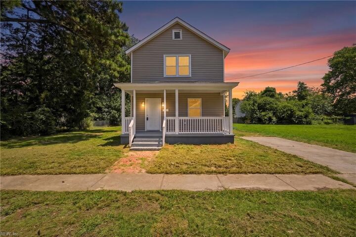 Property Photo:  722 Rolfe St  VA 23661 
