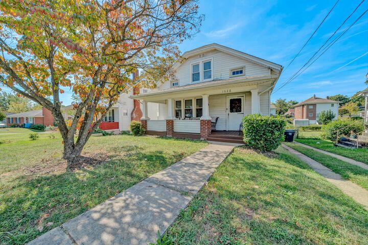 Property Photo:  1628 Rugby Blvd NW  VA 24017 