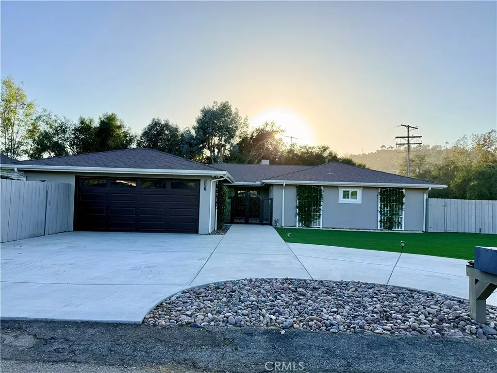 Property Photo:  3101 Cherrypoint Court  CA 92028 