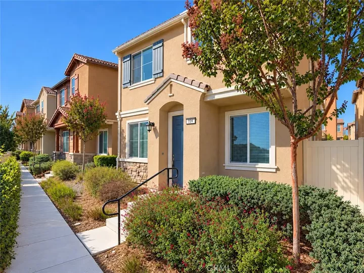 Property Photo:  726 Banyan  CA 91767 