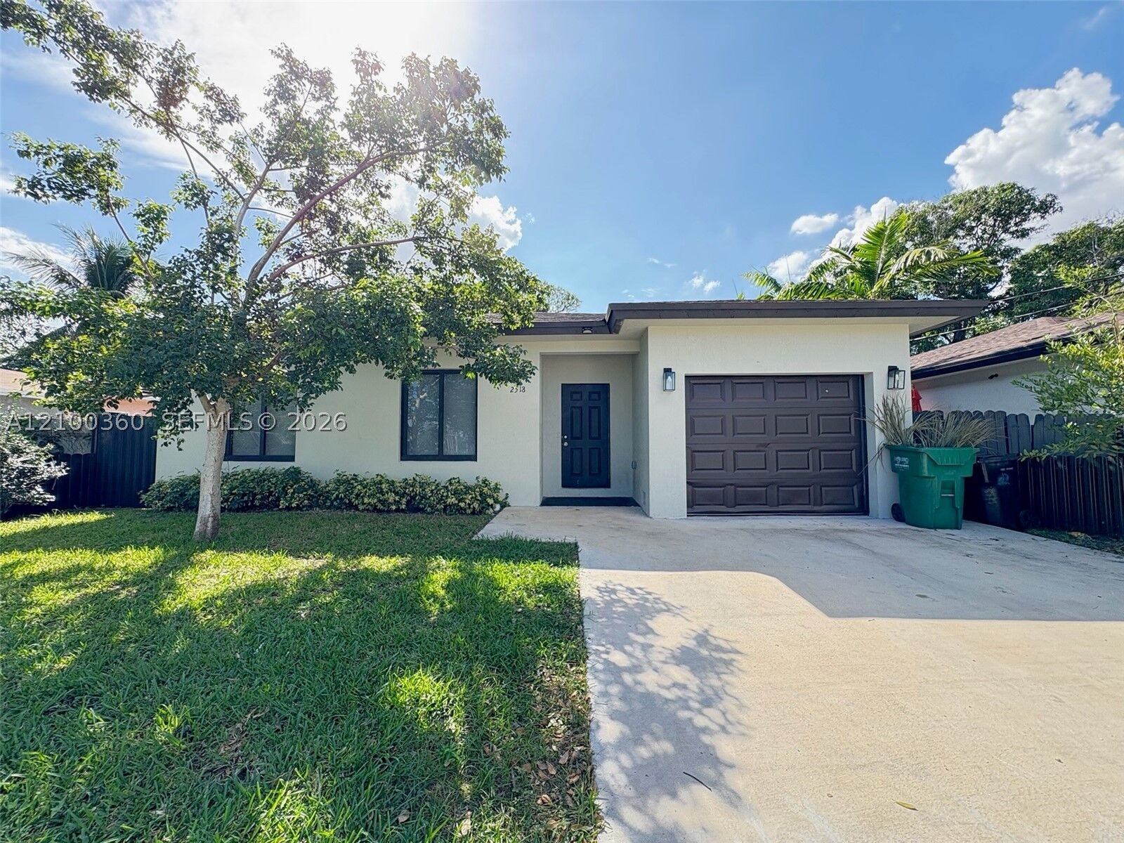 Property Photo: 2518 NW 9th Pl FL 33311