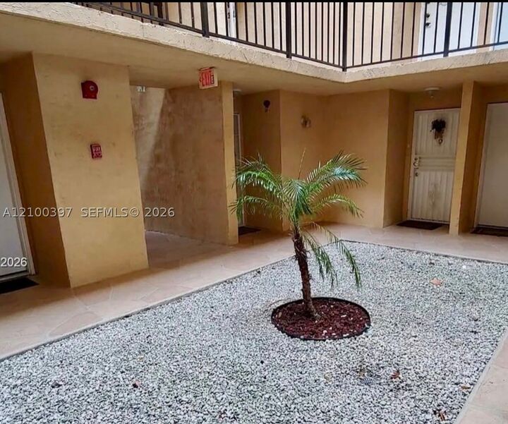 Property Photo:  690 W Park Dr 107-2  FL 33172 