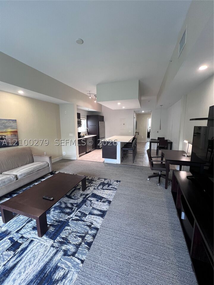 Property Photo: 5300 NW 87th Ave 916 FL 33178