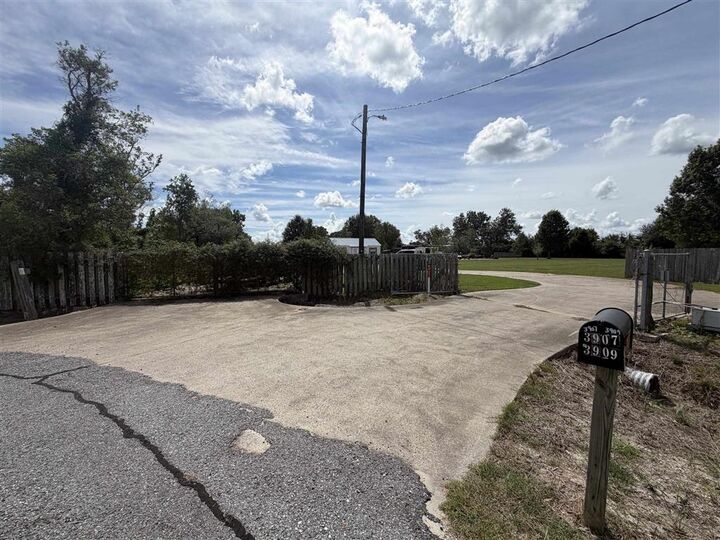 Property Photo: 3907 Yellowrose Drive LA 70665