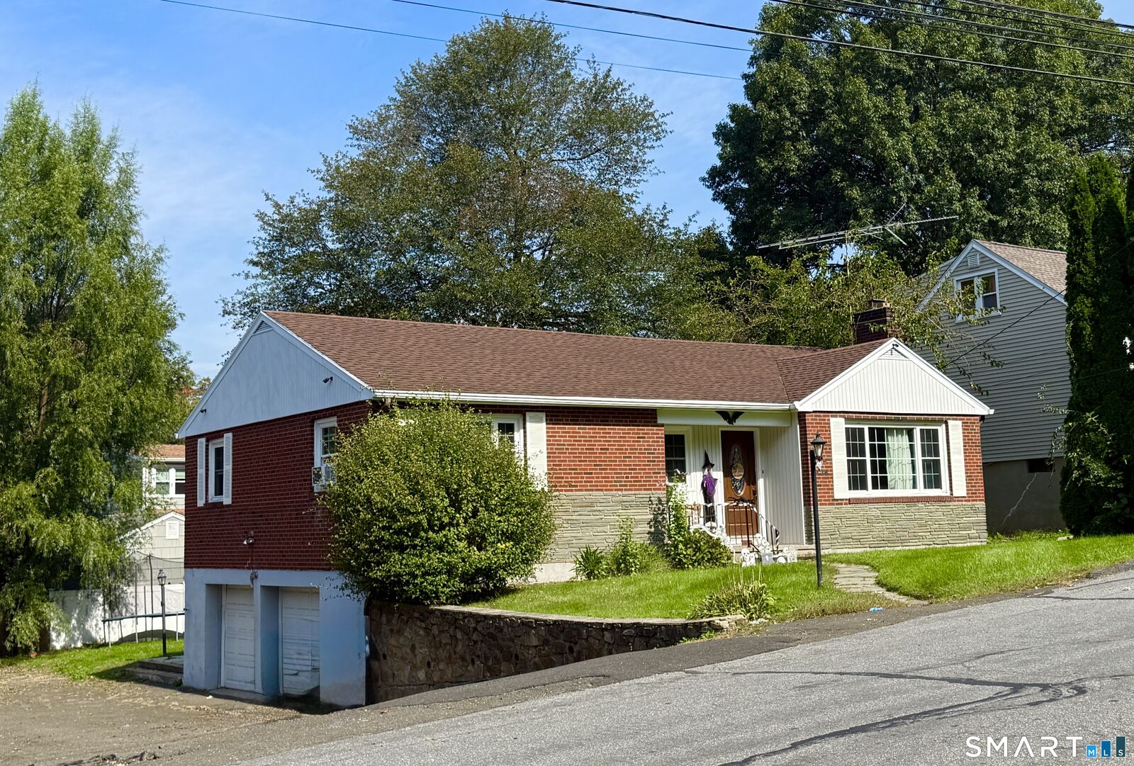 Property Photo:  406 Lakeside Drive  CT 06606 