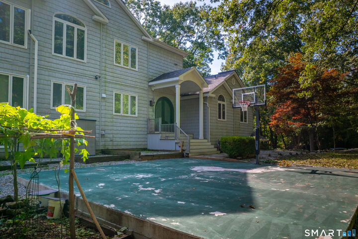 Property Photo: 33 Laurel Lane CT 06447