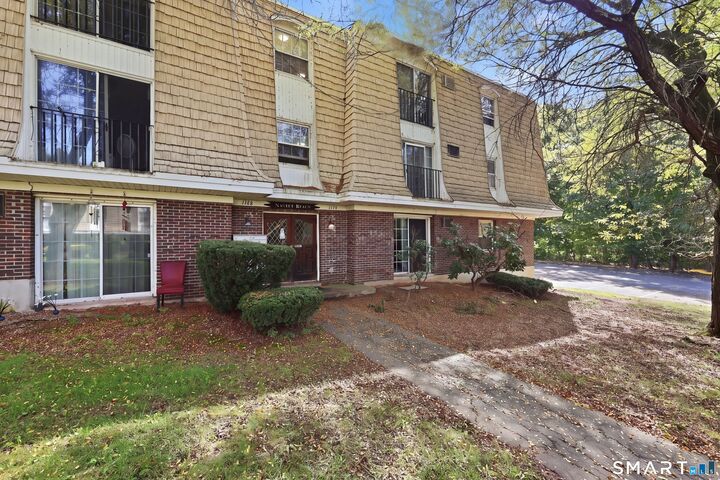 Property Photo:  1190 Middle Turnpike W #A Turnpike  CT 06040 