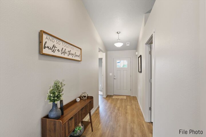 Property Photo:  711 S Manifold Ln  WA 99016 