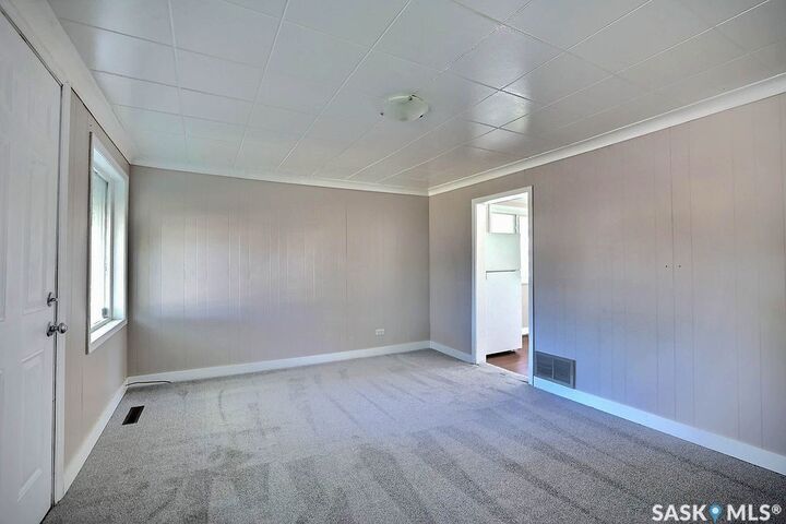 Property Photo:  297 Smith Street  SK S4R 2K8 