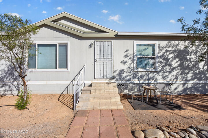 Property Photo: 18123 W Lickskillet Lane AZ 85653