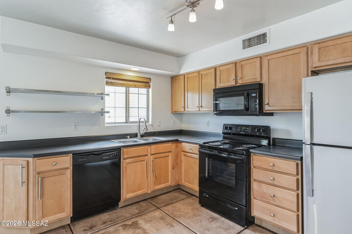 Property Photo: 4088 N 1st Avenue AZ 85719