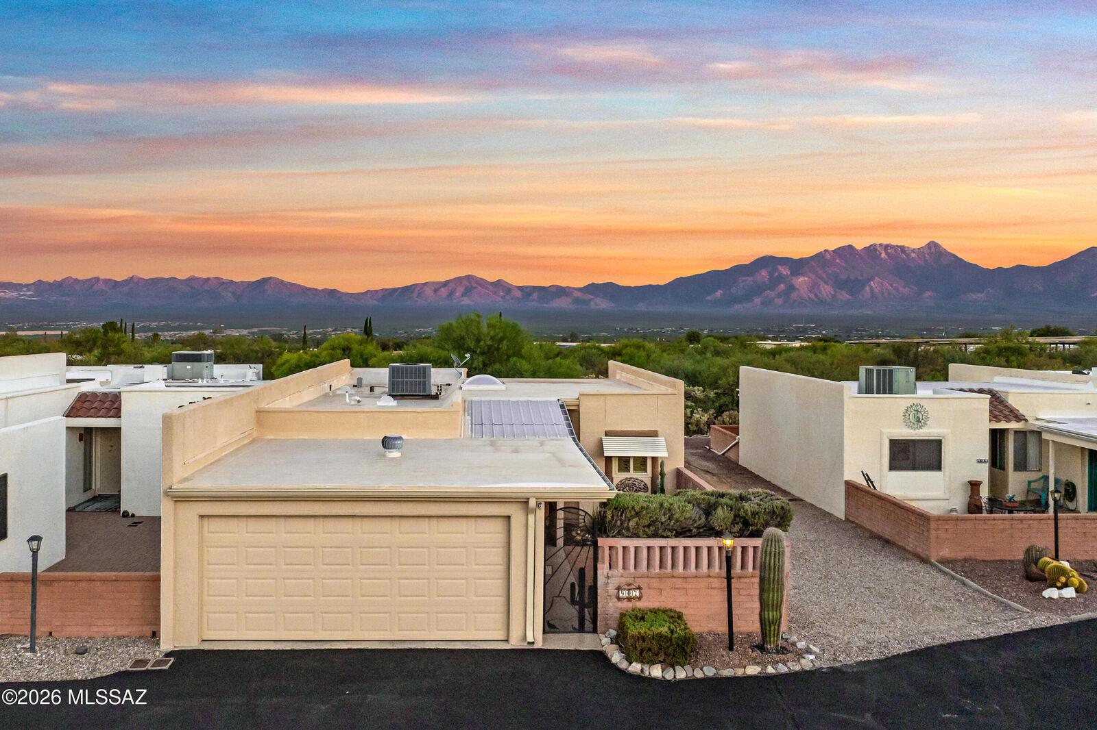Property Photo:  907 W Rio Altar  AZ 85614 