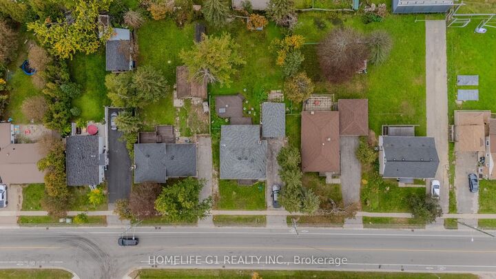 Property Photo:  332 Grove Street E  ON L4M 2R5 