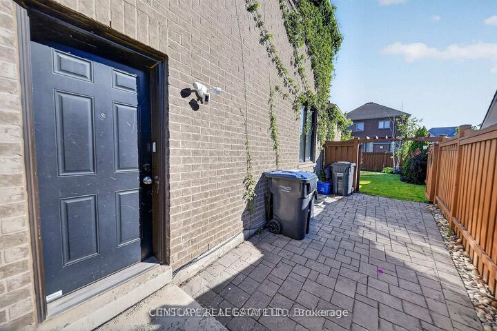 Property Photo: 33 Andretti Crescent 2 ON L6X 5G6