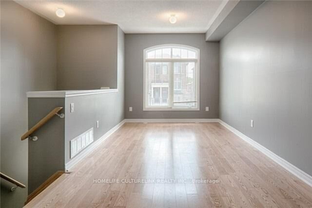 Property Photo:  324 Delray Drive  ON L6E 0R2 