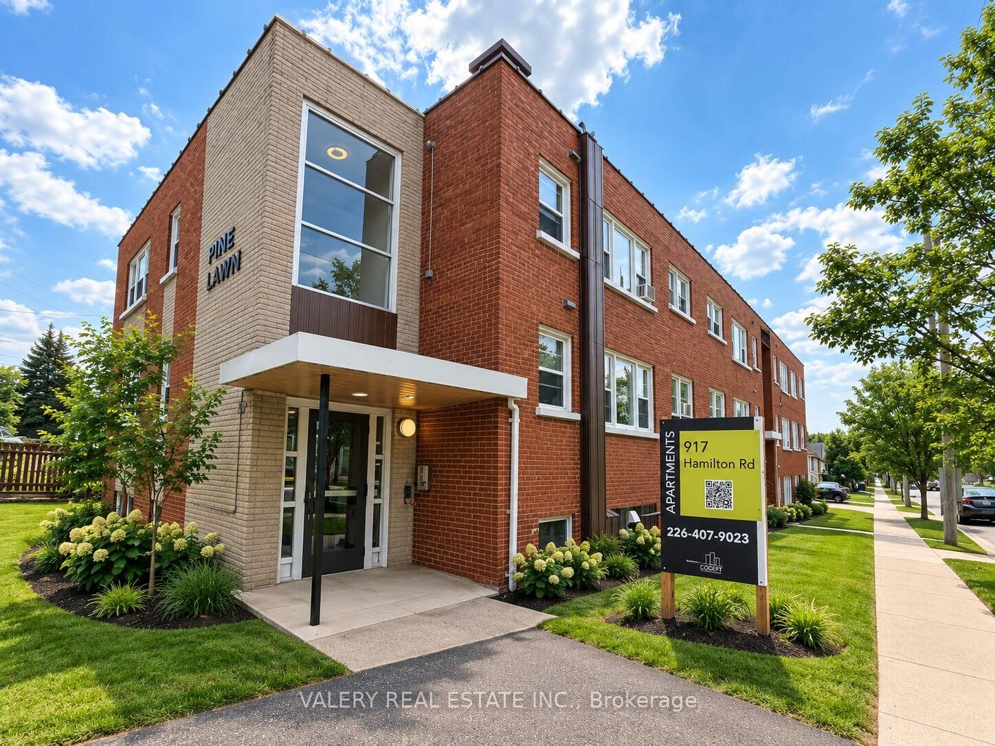 Property Photo:  917 Hamilton Road 14  ON N5Z 1W3 