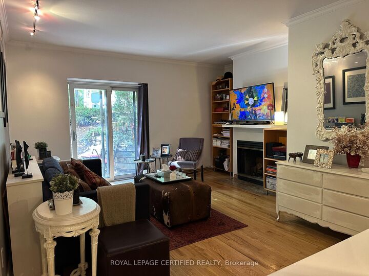 Property Photo:  60 Kippendavie Avenue 002  ON M4L 3R5 
