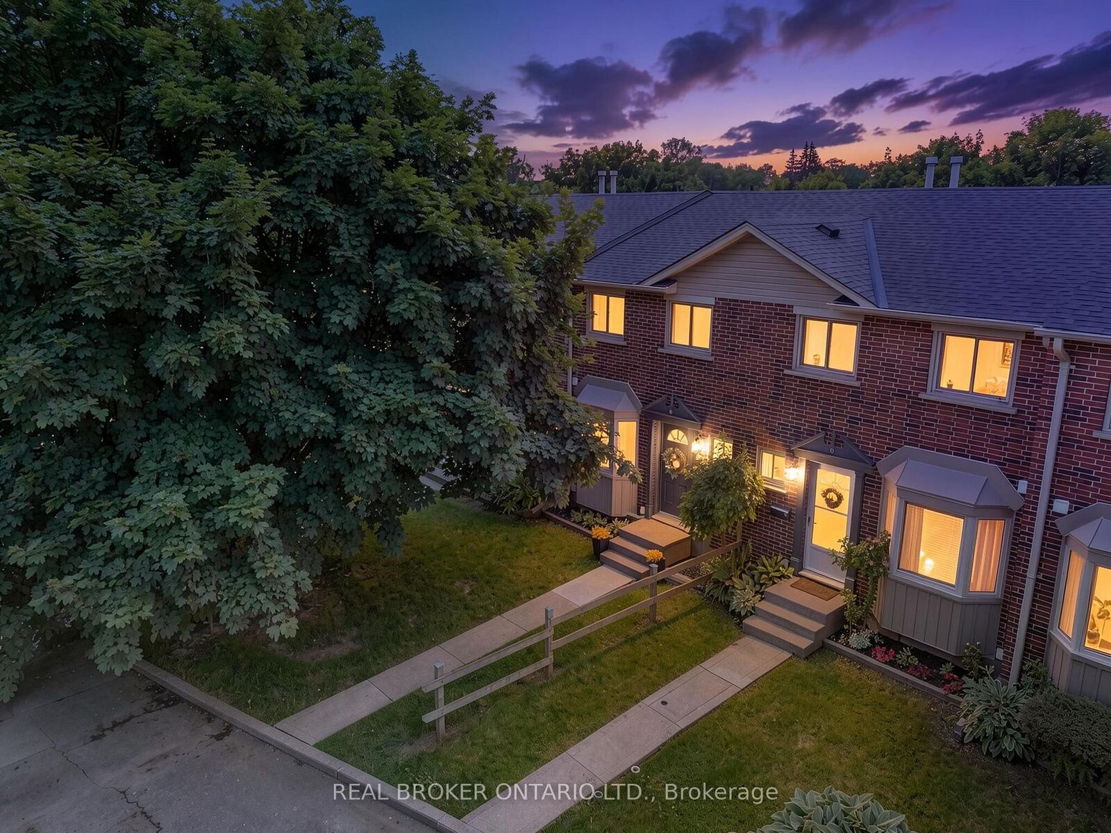 Property Photo:  149 Brantwood Park Road  ON N3P 1X9 