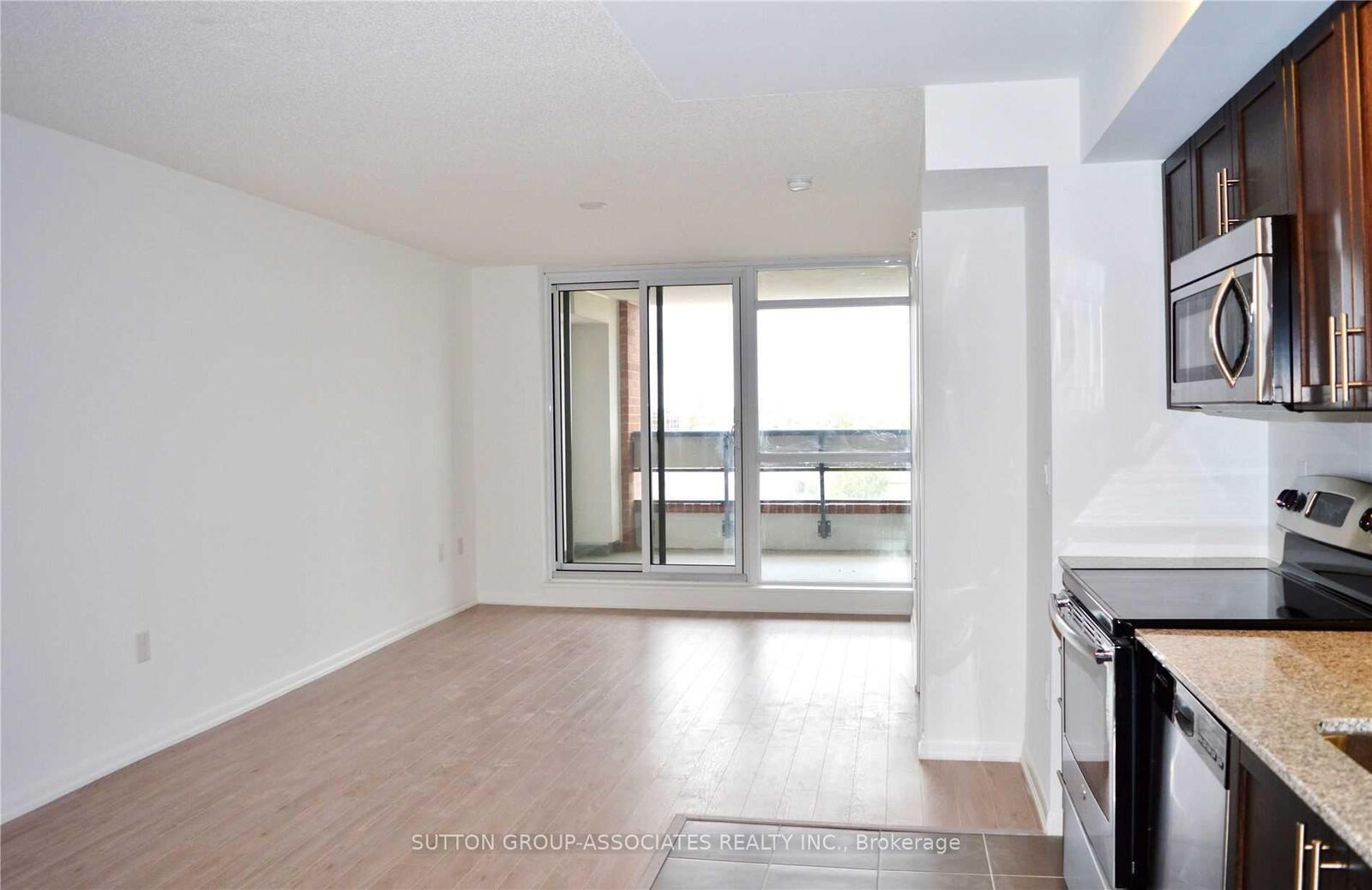 Property Photo:  830 Lawrence Avenue W 714  ON M6A 1C3 
