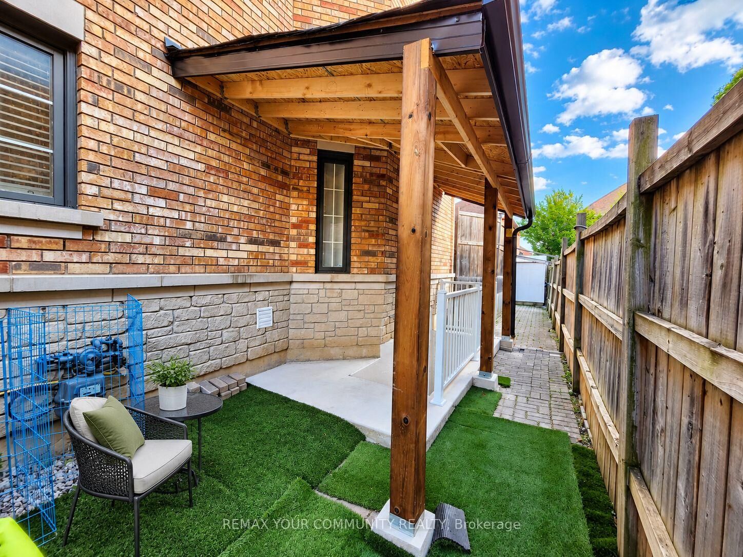Property Photo:  17 Morden Crescent Bsmt  ON L1T 3Z7 