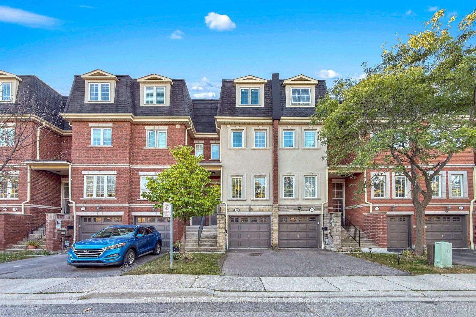 Property Photo:  435 Hensall Circle 106  ON L5A 4P1 