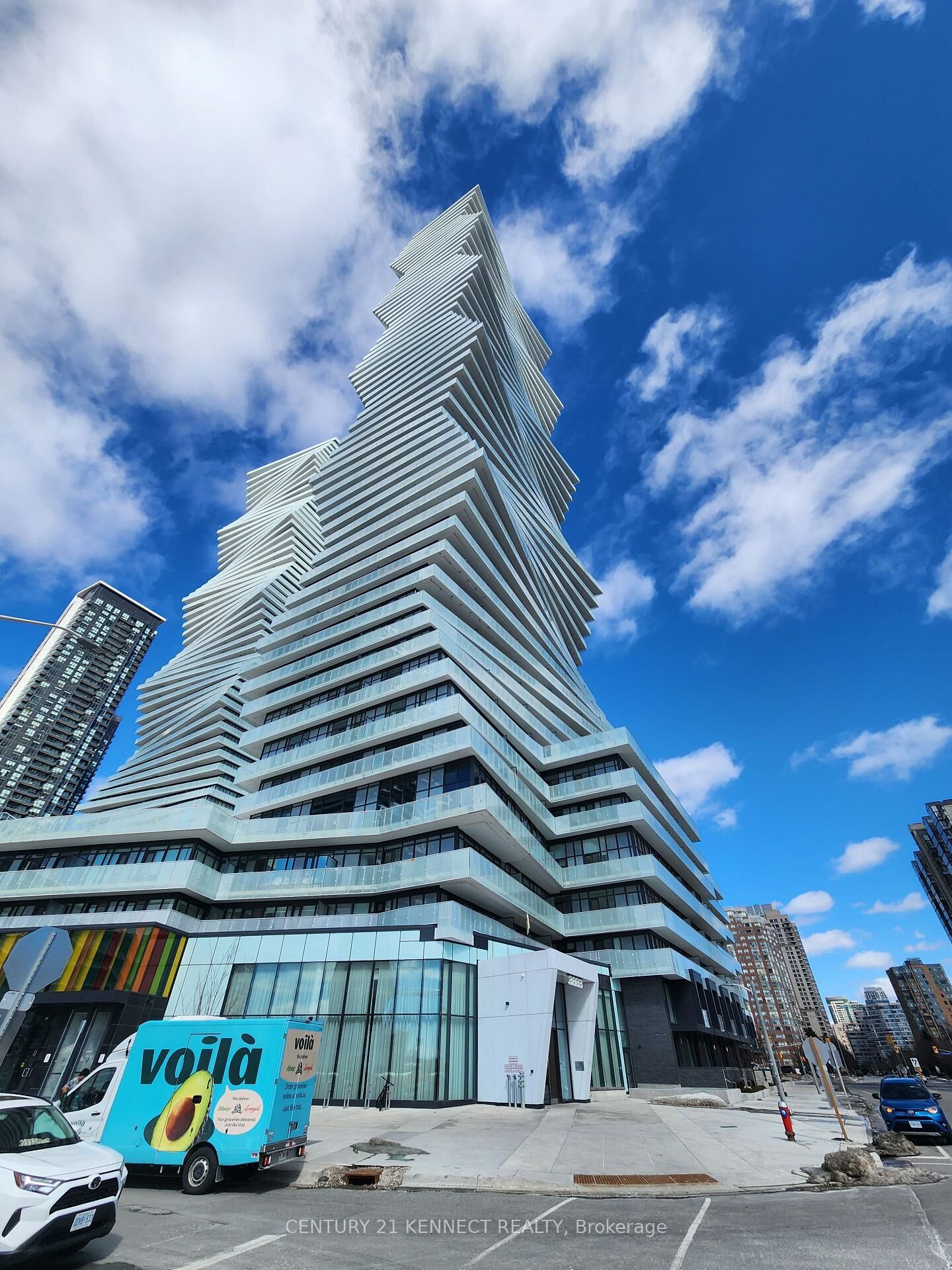 Property Photo:  3883 Quartz Road 3713  ON L5B 0M4 