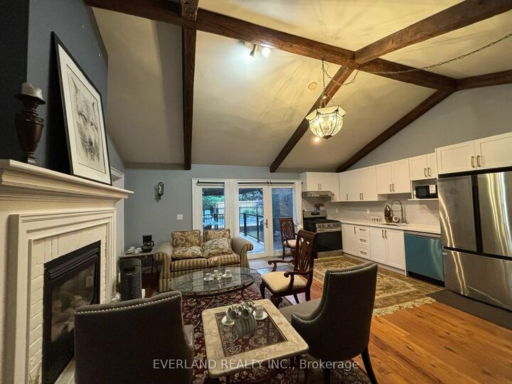 Property Photo: 3369 St Paul Avenue Ensuite Room ON L2J 2M3