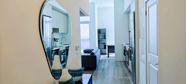Property Photo:  395 Bloor Street W 5501  ON M4W 0B4 