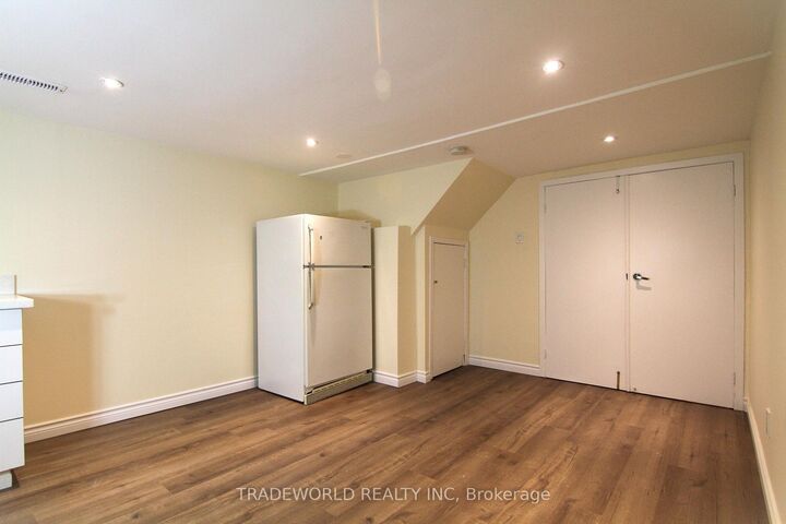 Property Photo:  429 Taylor Mills Drive N Bsmt  ON L4C 2V1 