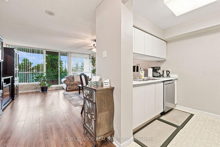 Property Photo:  10 Laurelcrest Street 311  ON L6S 5Y3 