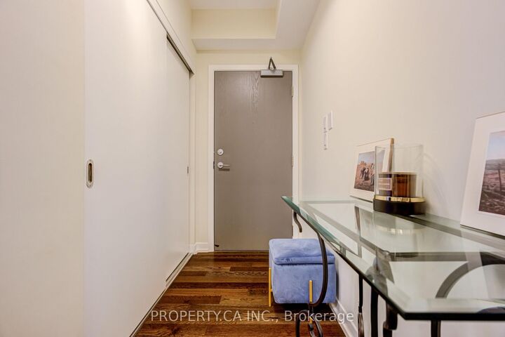 Photo de la propriété:  21 Widmer Street 1801  ON M5V 0B8 