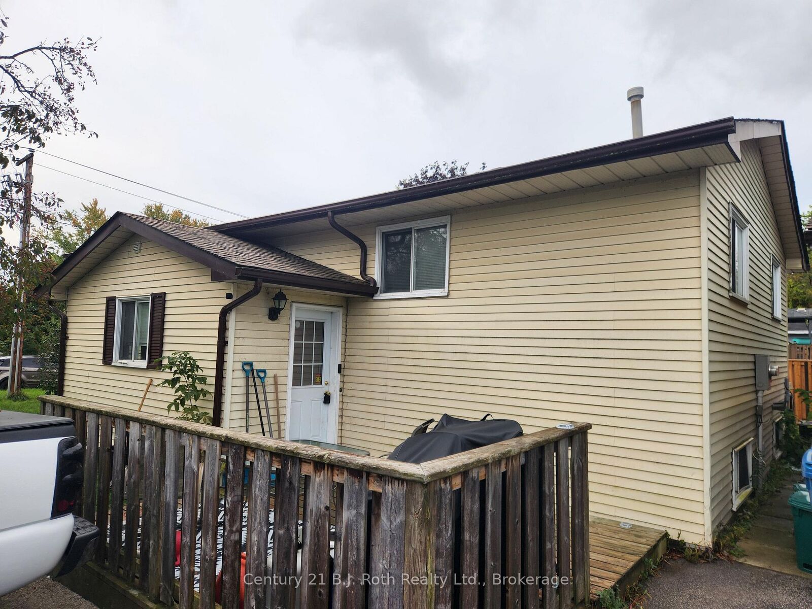 Property Photo:  12 Shannon Street Lower  ON L3V 6L7 