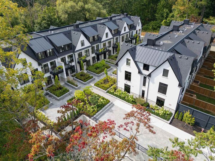Property Photo:  1136 Mona Road 4  ON L5G 0C8 