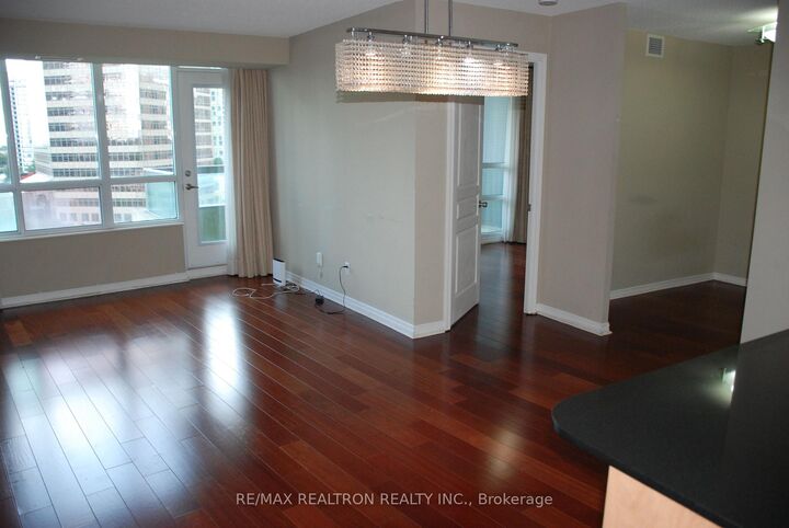 Property Photo:  509 Beecroft Road 1211  ON M2N 0A3 