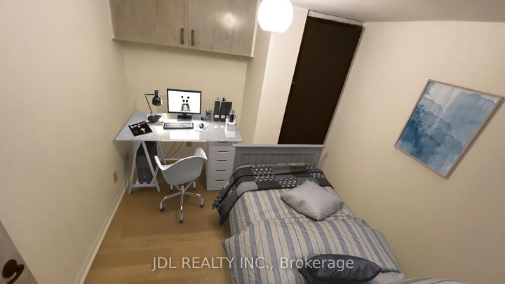 Property Photo:  11 St Joseph Street 418  ON M4Y 3G4 